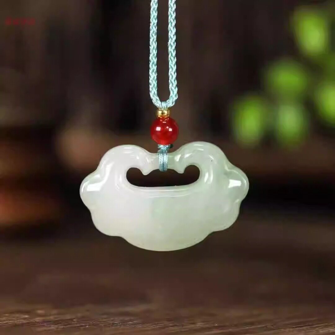 绿色天山翠挂件宝宝锁白玉冰飘花