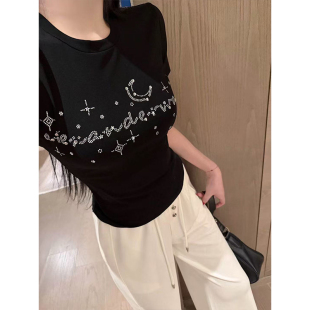 百搭上衣 短袖 美式 复古风街头烫钻圆领正肩显瘦圆领T恤女2026夏季