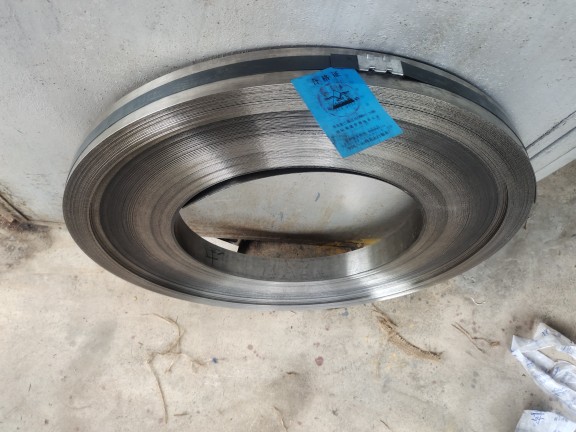 65锰钢1.25厚卷闸门弹簧片发条钢带量大的喜欢几长自己开太好正品