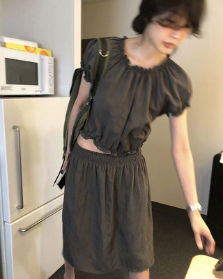 15号现货～小众设计感泡泡袖荷叶边短款衬衫半身裙两件套女9485