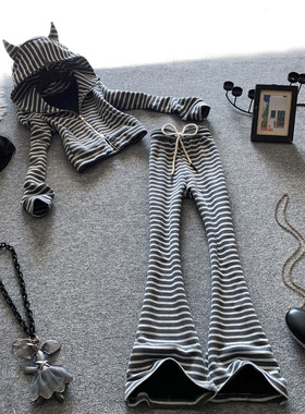 休闲运动条纹时尚套装女春秋搭配一整套耳朵连帽上衣微喇裤两件套