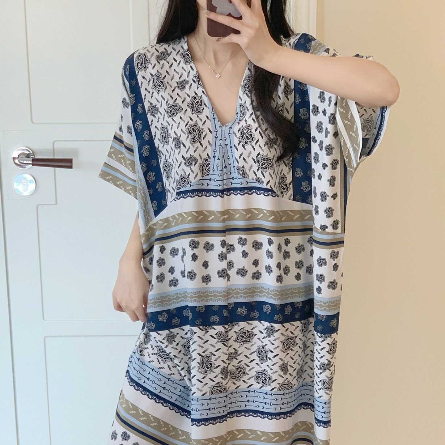 度假风V领印花睡裙女夏宽松显瘦长款大码家居服民族风绵绸裙薄款