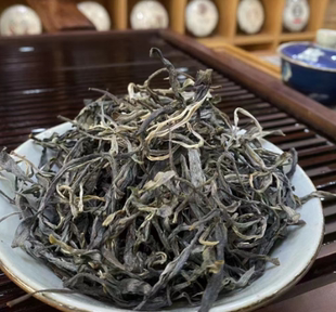 2025年猫耳朵古树茶散茶 高品奇香细叶 100克