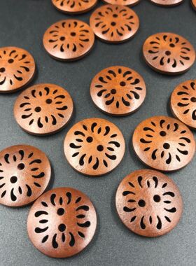 50个/包15/20/25mm菊花褐色木纽扣巧克力色服饰两孔面包扣手工辅