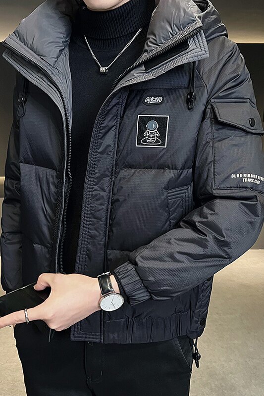 2025秋冬男款微阔连帽宇航员羽绒服外套A230-6927-P195（控288）,男装羽绒服,电商A230