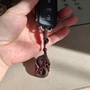 印度小叶紫檀木生肖精雕小龙牌坠男女木质双面雕车钥匙扣挂饰