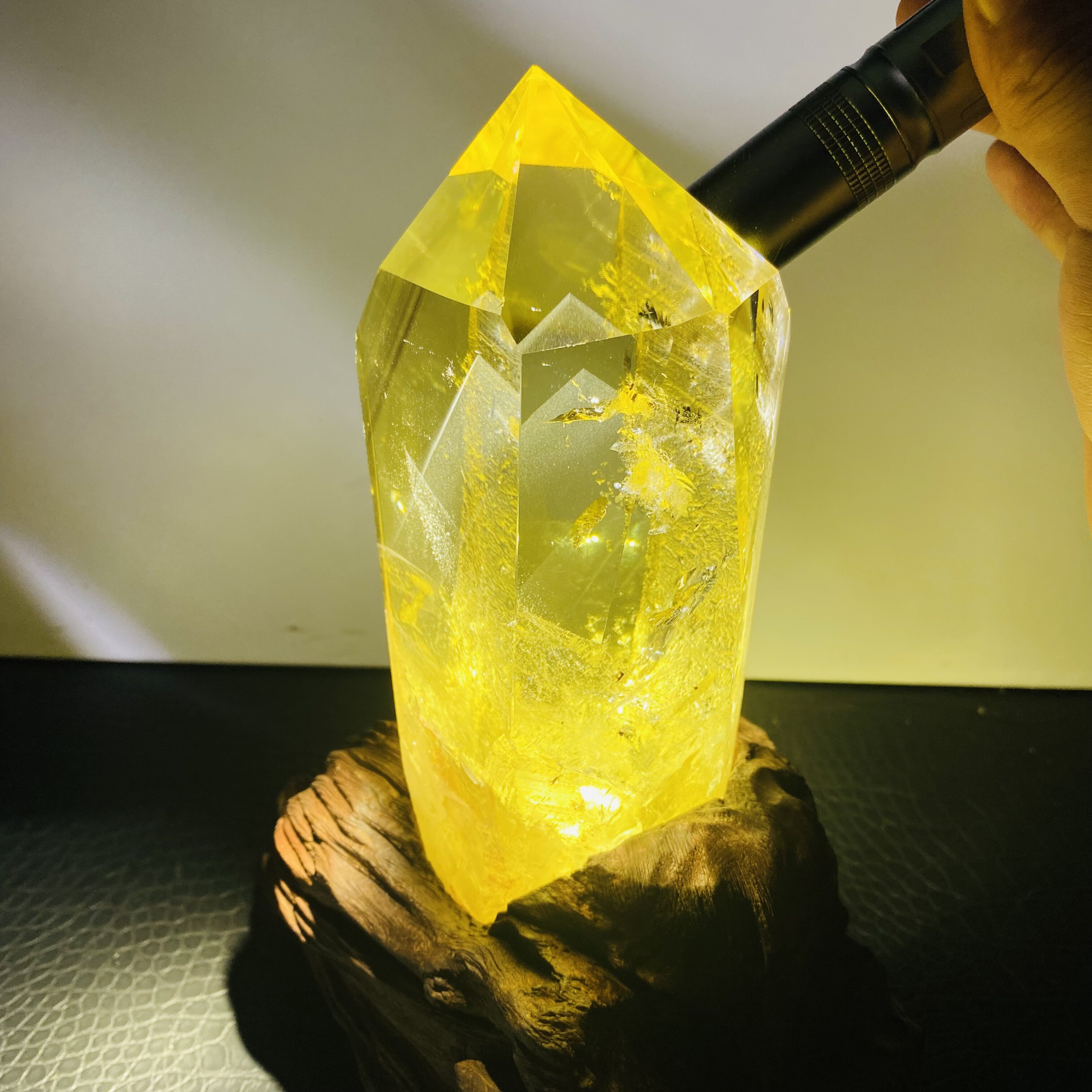 巴西天然黄水晶能量柱摆件