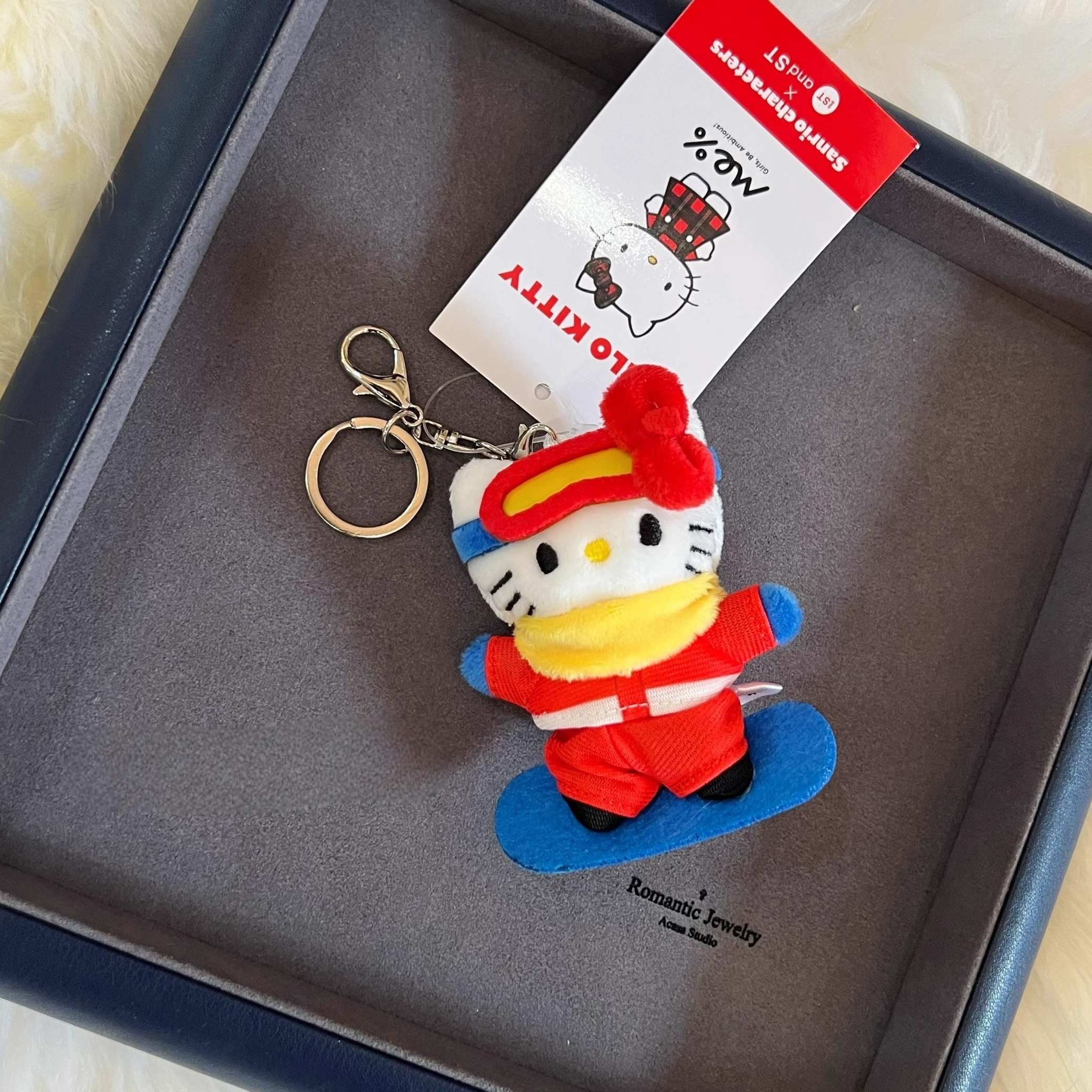 日本代购HelloKitty联名滑雪运动KT猫包包挂件钥匙扣公仔玩偶礼物
