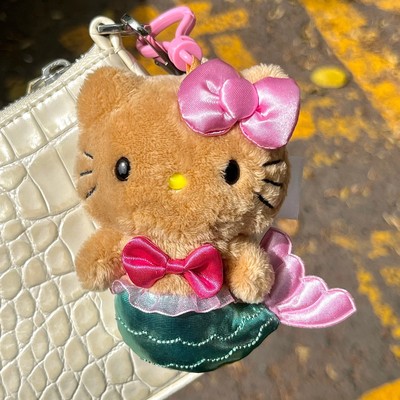 日本代购美人鱼kitty挂件夏威夷黑皮凯蒂猫书包钥匙扣包包挂饰品