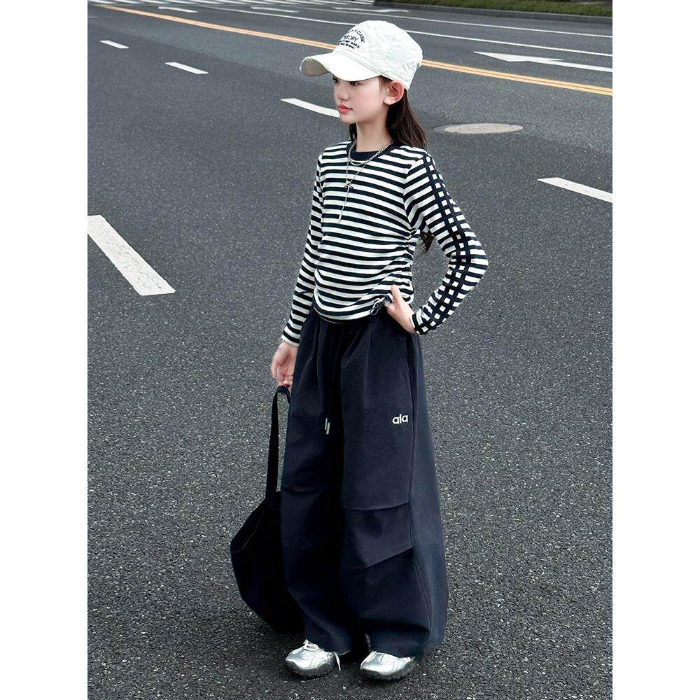 工装裤潮洋气长袖女童时尚春秋套装条纹2026休闲中大童两件套新款