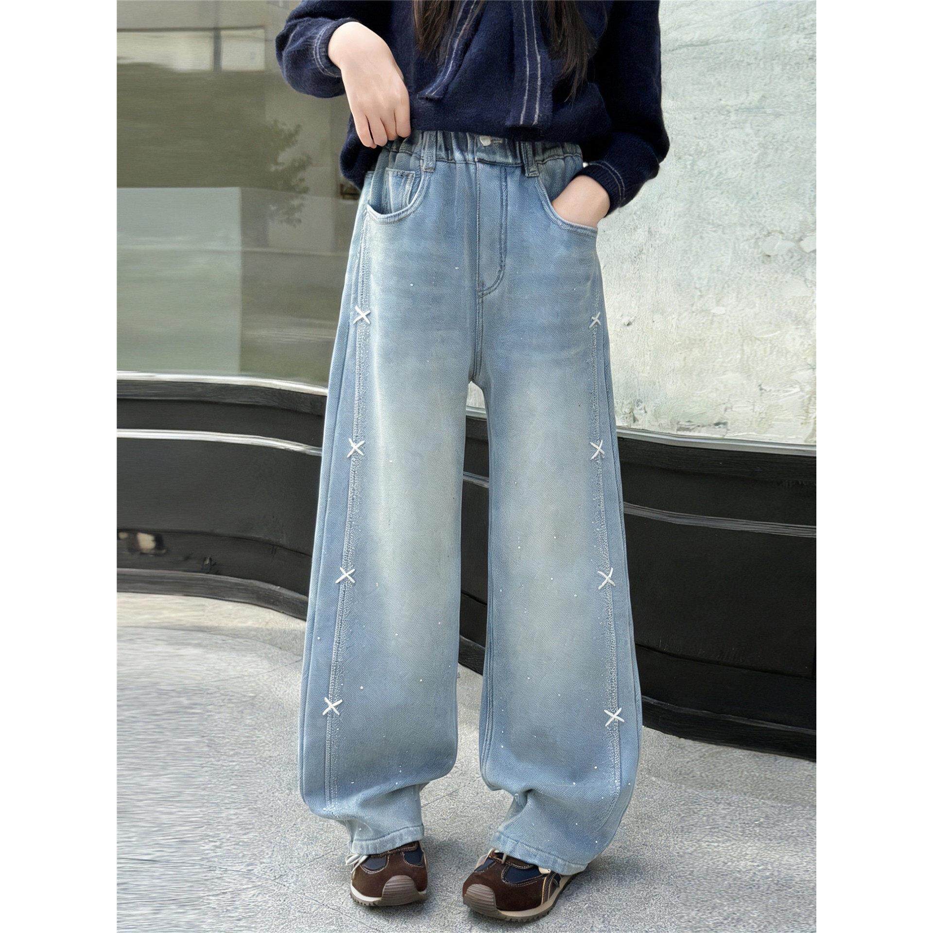 牛仔裤腿中大童浅色阔洋气裤子钻亮直筒裤新款儿童2026春秋女童款