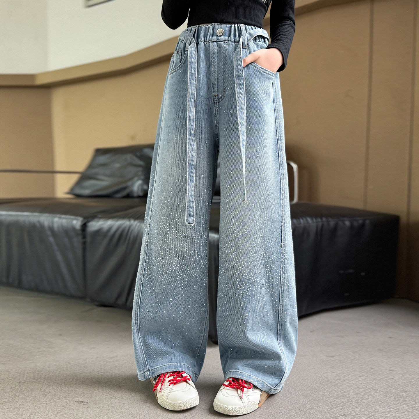 大童春装新款女童阔腿裤初中生弯刀2026好看女孩烫裤子超钻牛仔裤