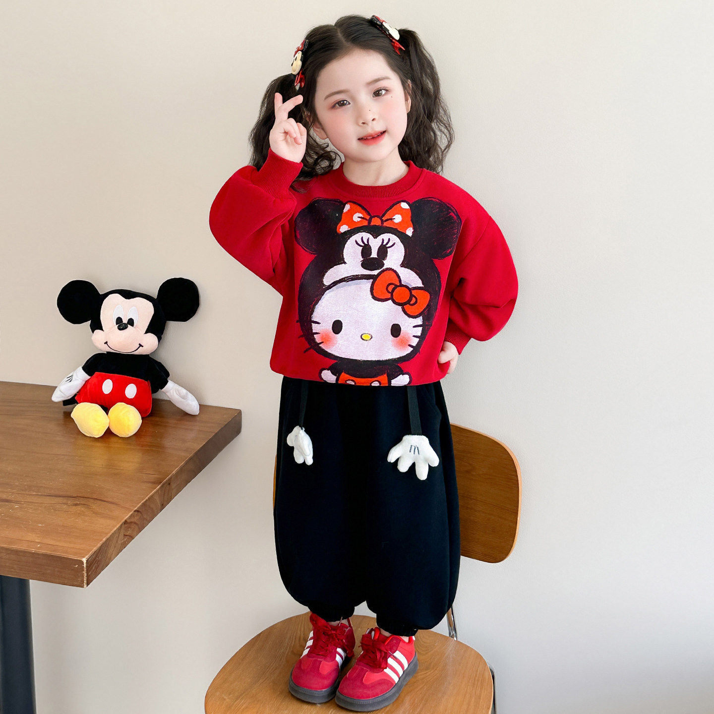 卫衣可爱超休闲套装2026运动春秋季女宝卡通两件套女小童儿童春装