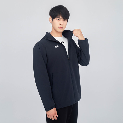 安德玛户外防风连帽拉链冲锋衣