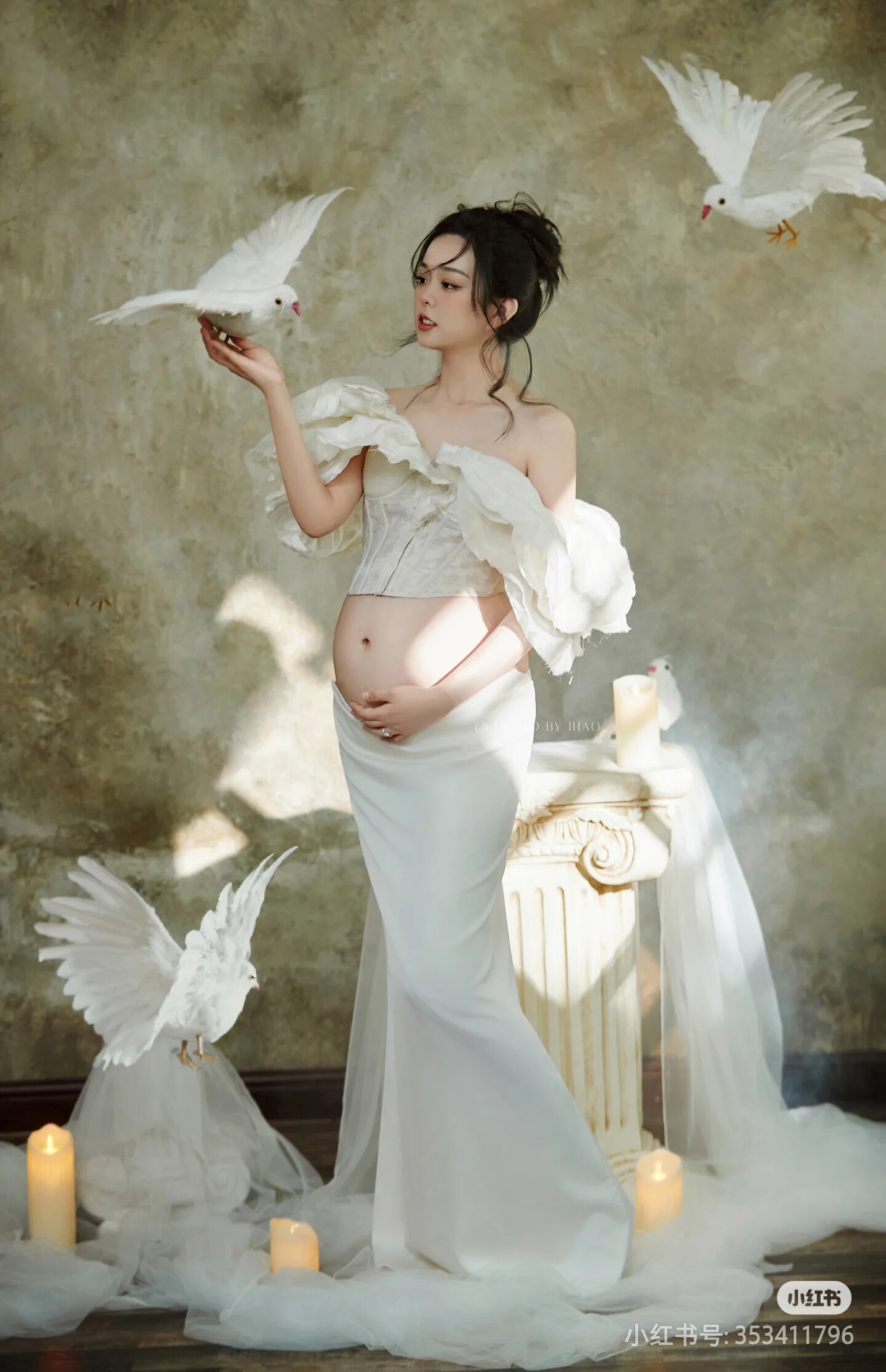 影楼主题孕妇简约甜美风工画长杏色修身半身裙礼服内景拍摄