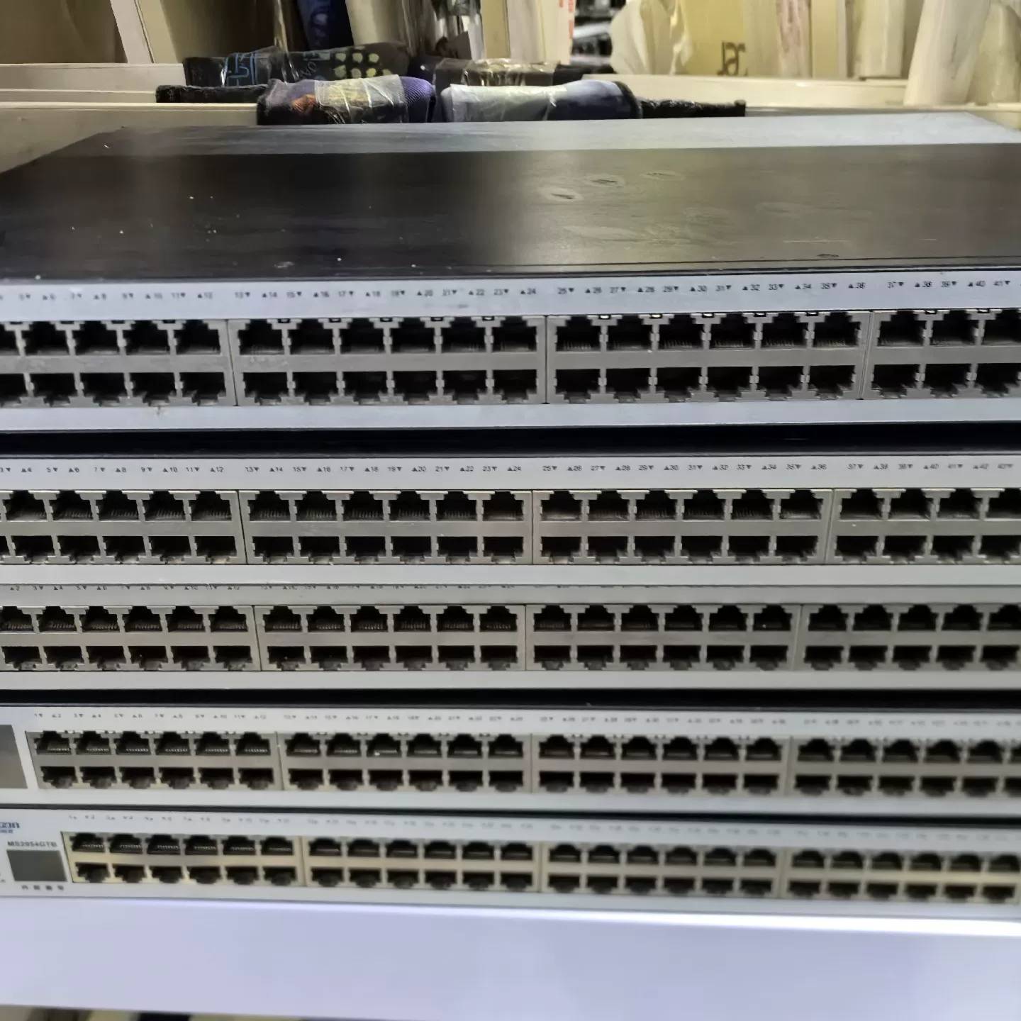 议价网月2952 2954 482 484万兆可管理交换机可维修翻新