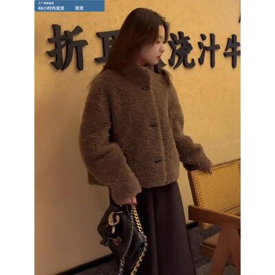 立领牛角扣羊羔毛绒加厚保暖外套女秋冬2025新款今年流行爆款上衣