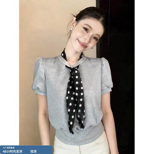 泡泡短袖t恤女夏季ILLIT女团minju同款时髦V领波点丝巾设计感上衣