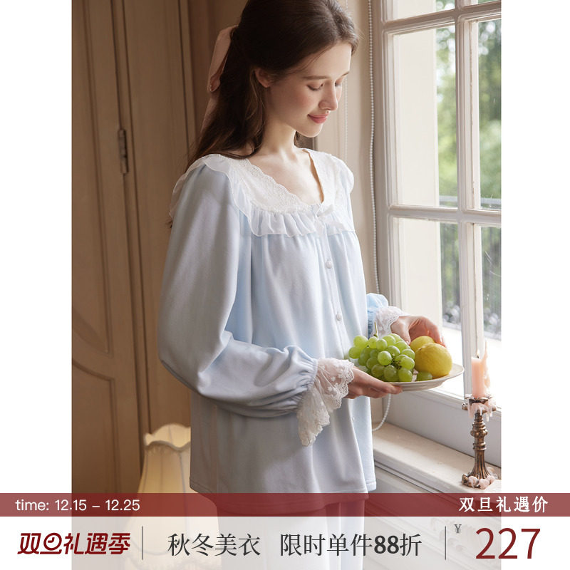 古典甜美少女刺绣海岛绒睡衣套装