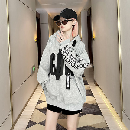 灰色大款卫衣女盖屁股新款2024爆款时尚洋气春秋款连帽中长款上衣