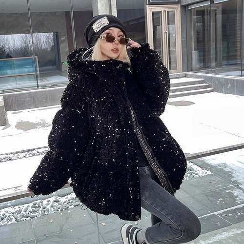 黑色原创设计羽绒服女2022年新款