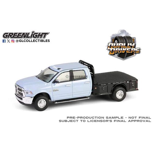 绿光 1:64 2018 RAM3500双后轮平板货斗货车 知更鸟蛋蓝色46160C