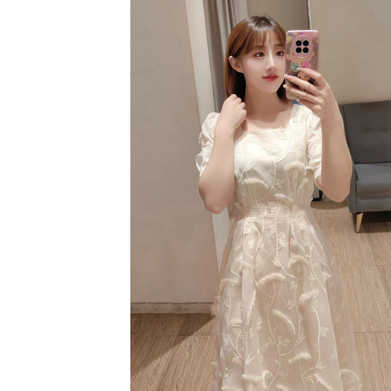 蔚雯优雅气质a字杏色方领连衣裙