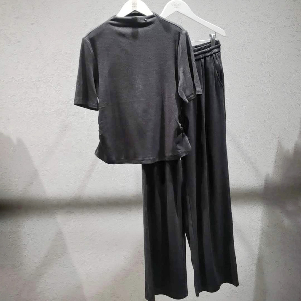 velwin蔚雯2025秋冬新款深灰色短袖上衣裤子套装女显瘦休闲两件套
