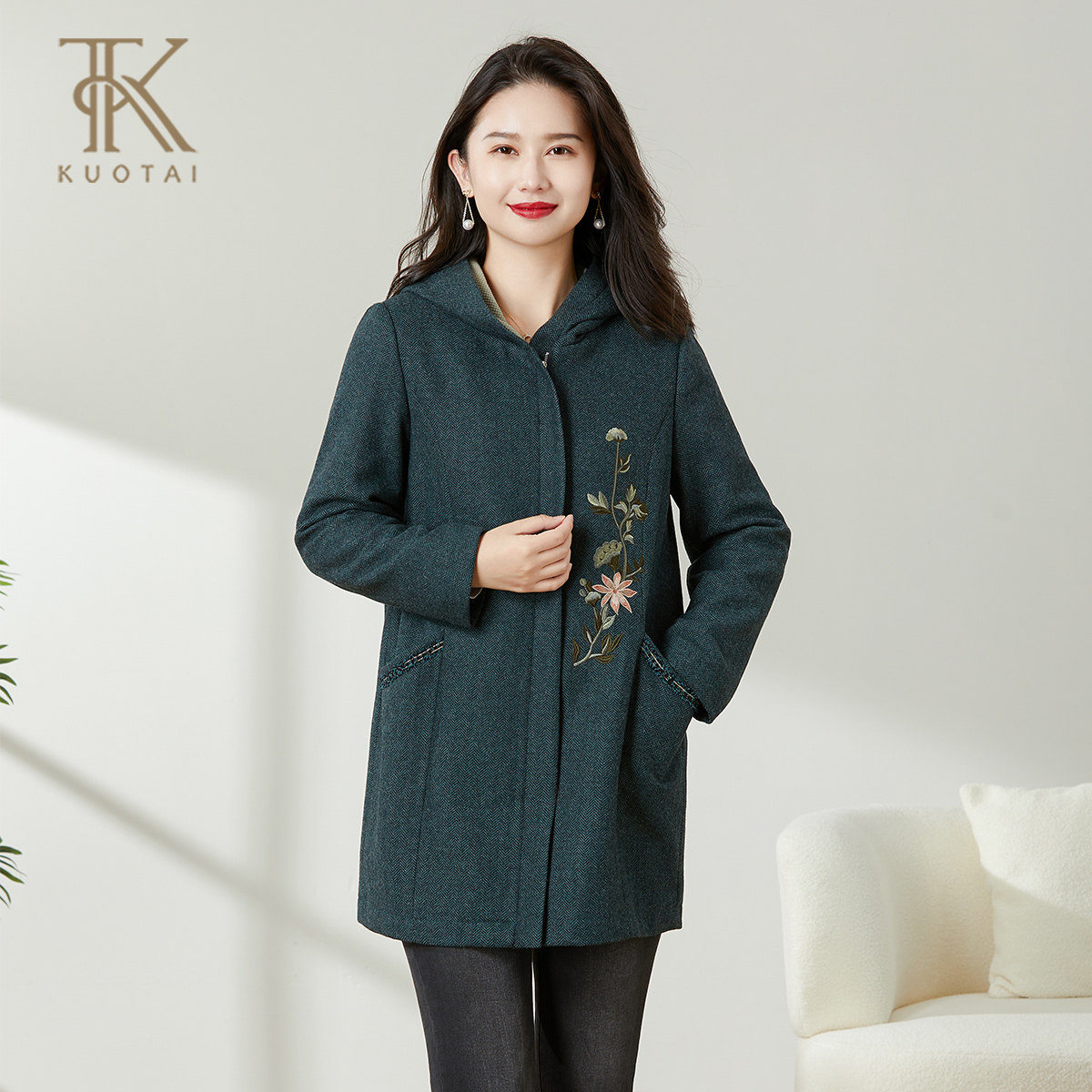 妈妈秋冬装外套2024新款大码显瘦中老年女装中长款连帽毛呢大衣女