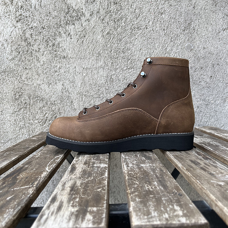 山脉15552进口SBF疯马皮工装靴