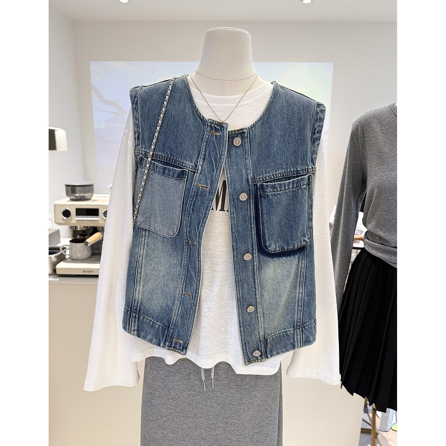 秋季新款设计感撞色口袋牛仔马甲女工装宽松短款无袖背心坎肩夹克,女装/女士精品,马夹,淘宝优惠券,粉丝福利购,淘宝优惠卷