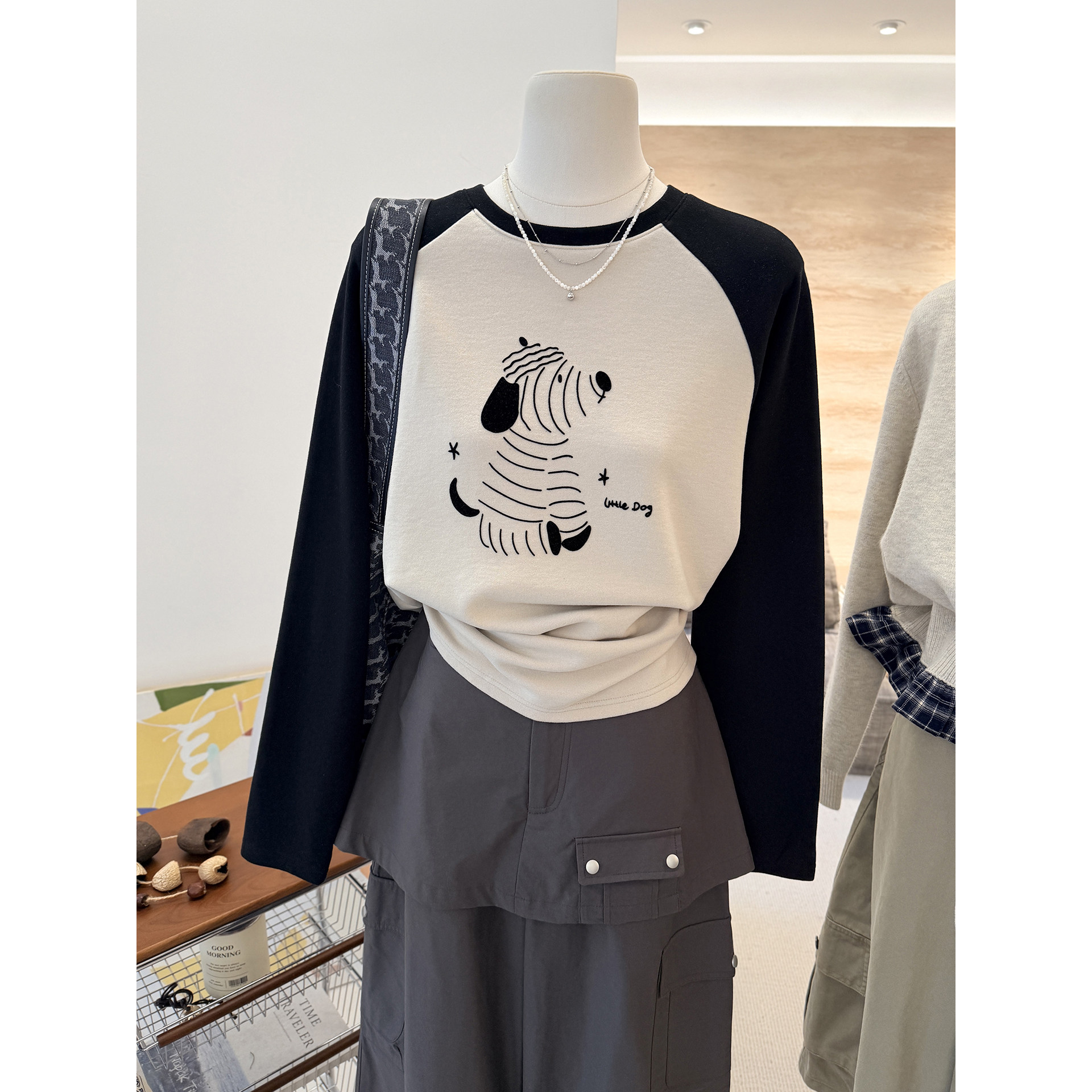 韩式卡通印花长袖T恤女秋季慵懒撞色插肩圆领宽松百搭上衣潮打底