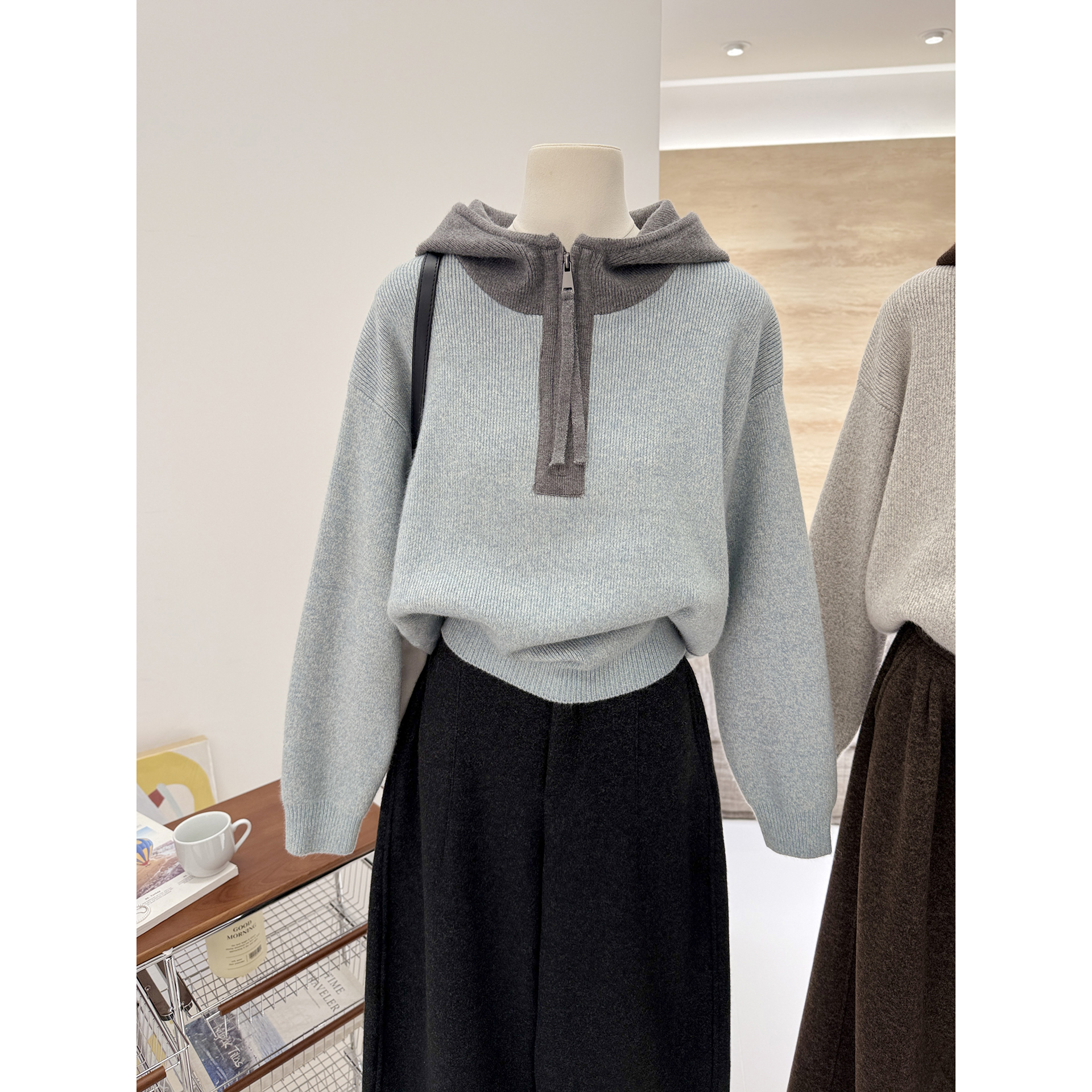 休闲冬季慵懒风连帽拉链毛衣女