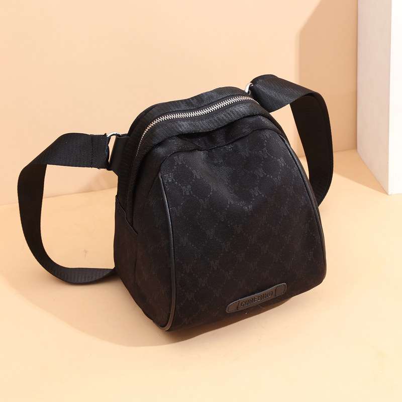 小包包女斜挎包2021新款秋冬百搭帆布单肩包时尚轻便牛津布贝壳包