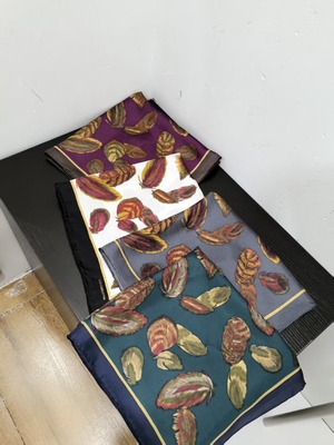 100%桑蚕丝真丝围巾手工卷边小方巾女百搭丝巾