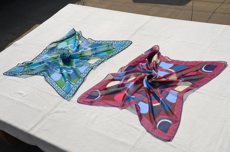 10轻柔飘逸桑蚕丝乔其纱真丝小方巾女 丝巾围巾 饰巾