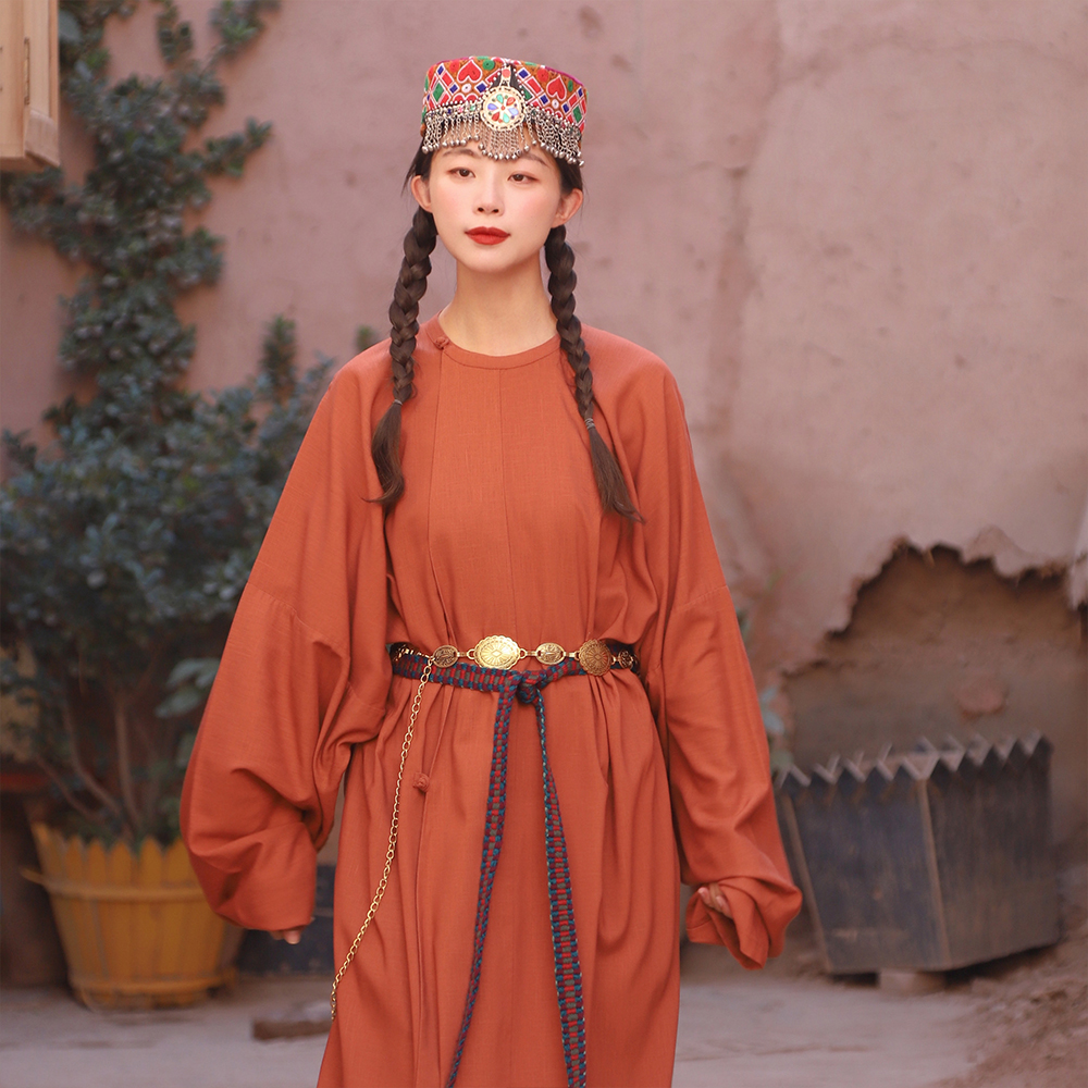 谜阿凰众乐朱唐圆领袍天丝汉服春