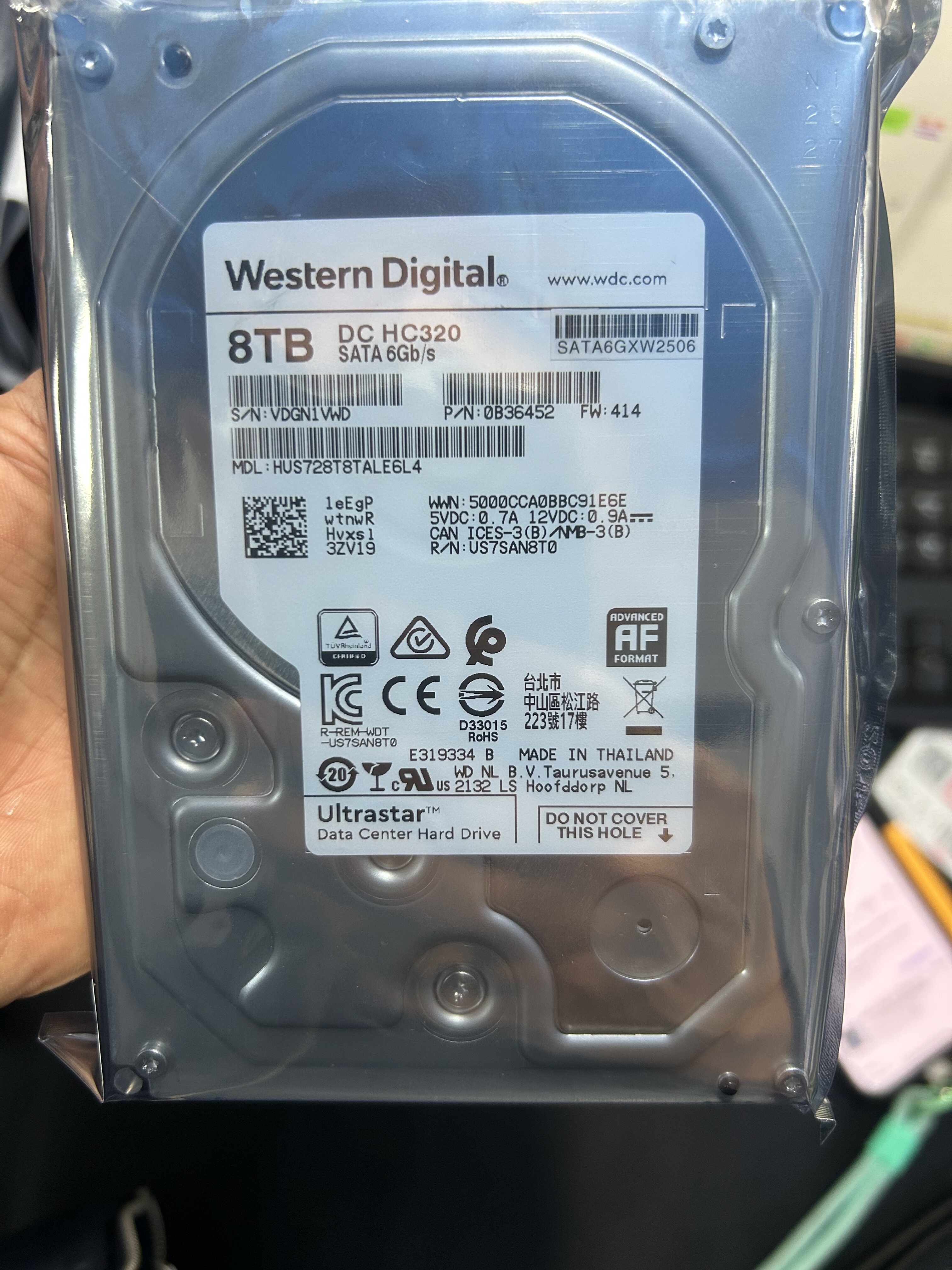 西数8T 10T 12T 14T硬盘监控盘WD HC320 330 520 530企业机械硬盘