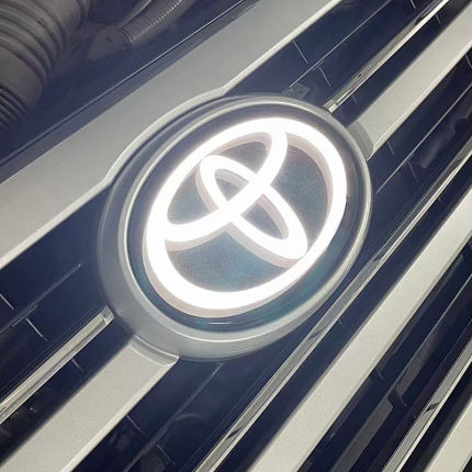 适用于塞纳凯美瑞汉兰达高配ACC发光车标RaV4LED中网氛围灯改装