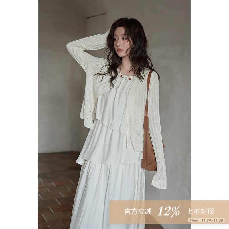 夕蒙2025新款秋季韩系气质上衣洋气慵懒别致小个子镂空针织开衫女