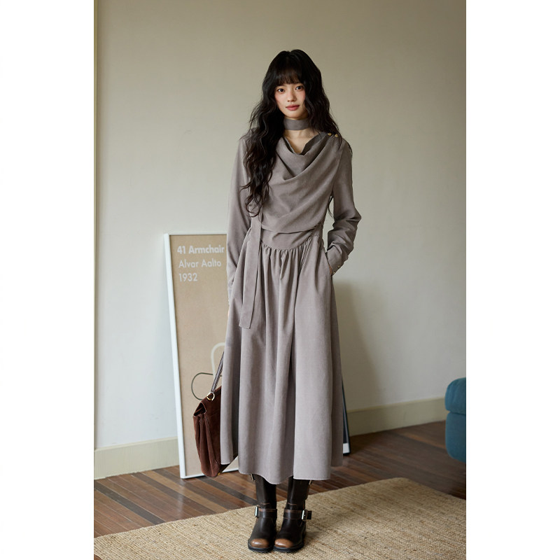 夕蒙2025新款秋冬韩系气质裙子宽松设计感小个子灰色飘带连衣裙女