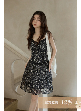 夕蒙2026新款夏季韩系好看裙子海边收腰显瘦黑色碎花吊带连衣裙女