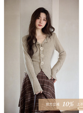 夕蒙2025新款秋韩系气质上衣小个子修身小众V领花朵卡其长袖t恤