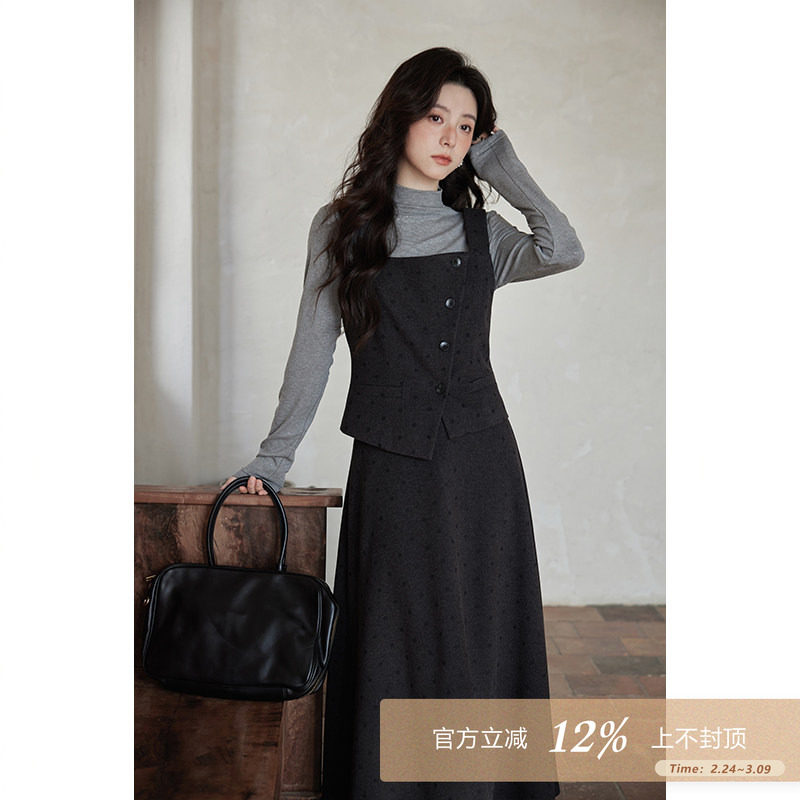 夕蒙2026新款冬季韩系半高领小个子独特小众上衣马甲半身裙套装女