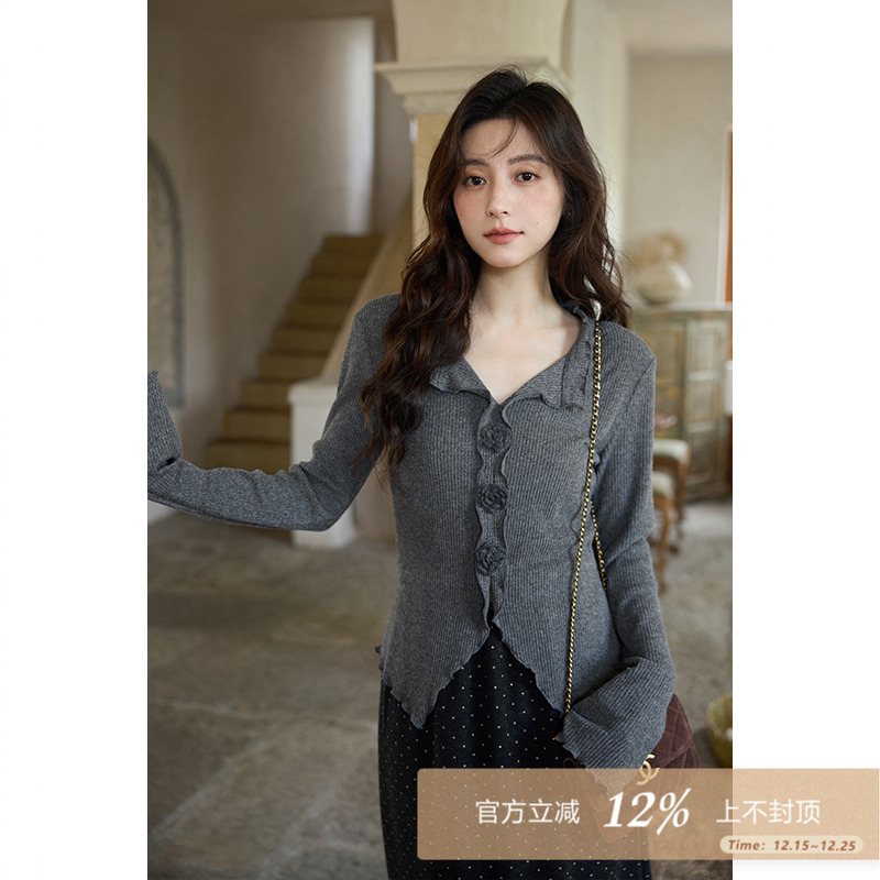 夕蒙2025新款秋韩系气质设计感小个子上衣修身小众v领长袖t恤女