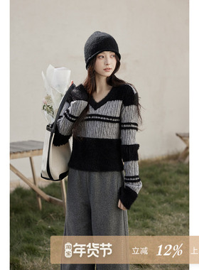 夕蒙2025新款冬季软糯针织上衣短款小个子独特减龄黑灰色v领毛衣