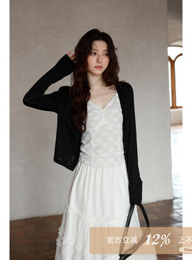 夕蒙2026新款春季韩系气质小个子小众独特黑色开衫白色吊带两件套