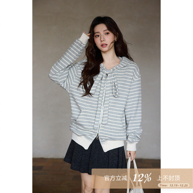 夕蒙2025新款秋冬时尚洋气上衣巨好看宽松小个子拼接杏色条纹卫衣