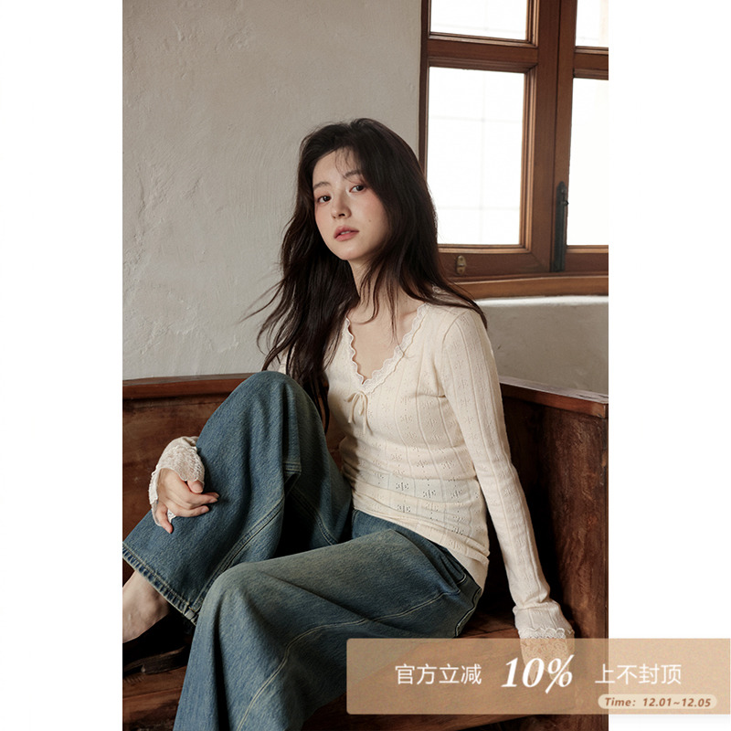 夕蒙2025新款秋季韩系设计感上衣气质小众修身蕾丝拼接v领针织衫