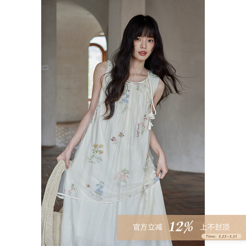 夕蒙2026新款夏韩系气质裙子设计感小众绝美印花无袖杏色连衣裙女